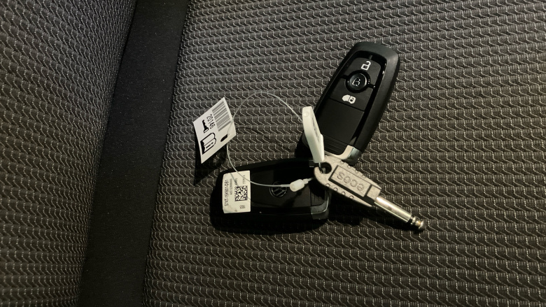 Volkswagen Transporter T32 Swb Electric 160kW 65kWh Commerce Pro Van Auto